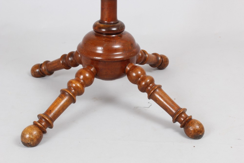 Hat and coat stand View III
