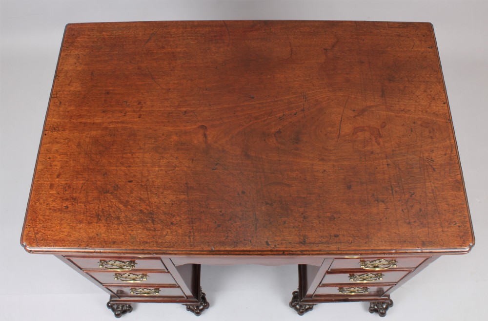 A fine and rare George II period mahogany kneehole dressing table View V