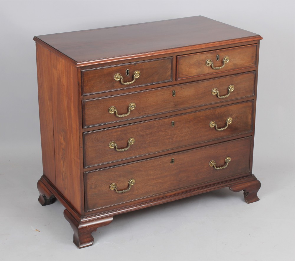 George III mahogany chest of drawers View IV