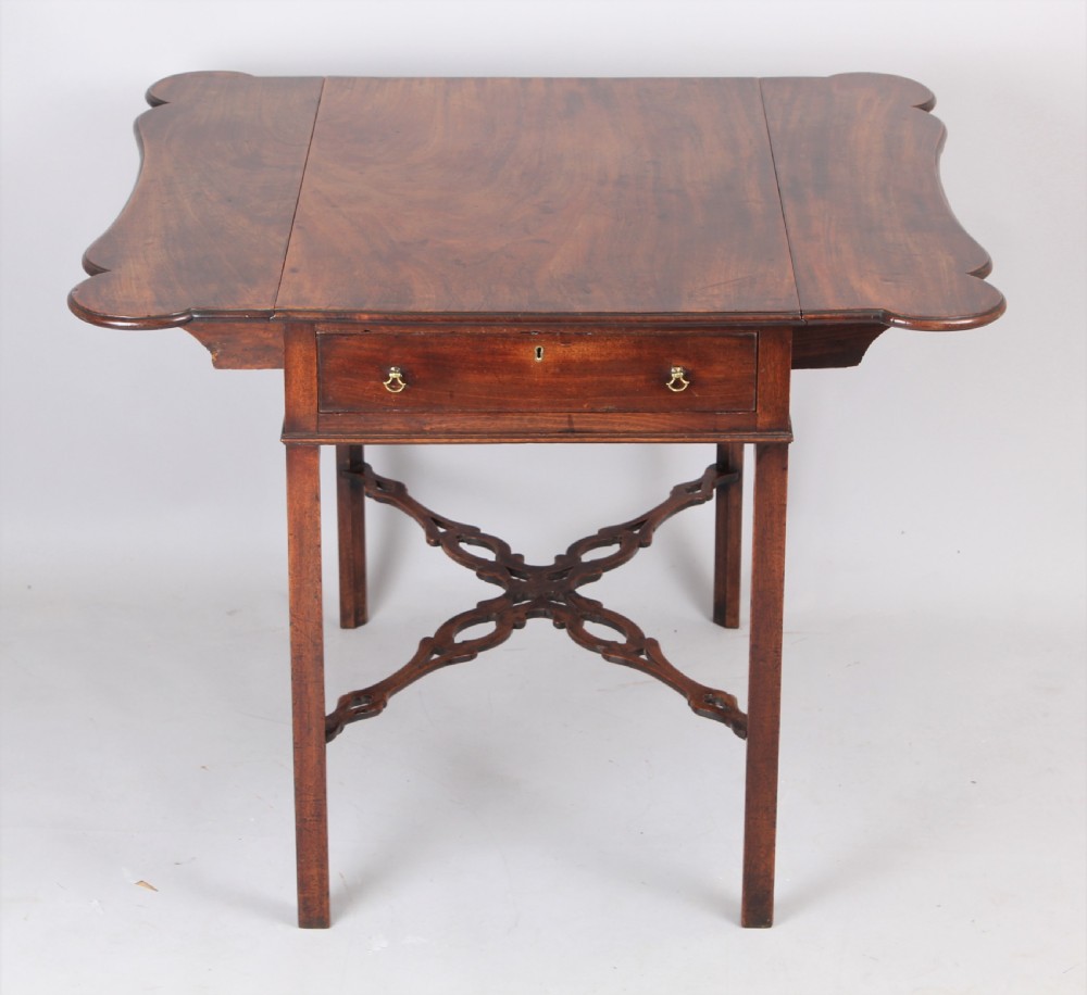 GIII mahogany Pembroke table View II