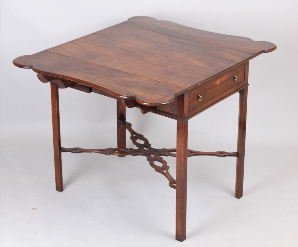 GIII mahogany Pembroke table View V