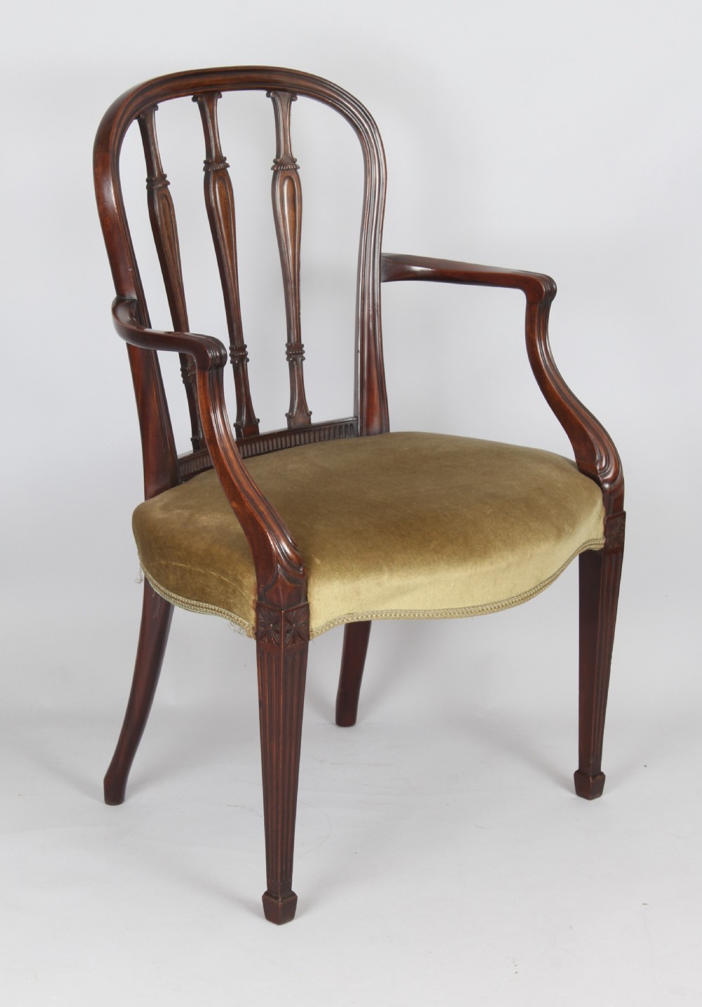Set of eight George III style mahogany dining-chairs of fine quality and in the manner of Gillows of Lancaster View IV