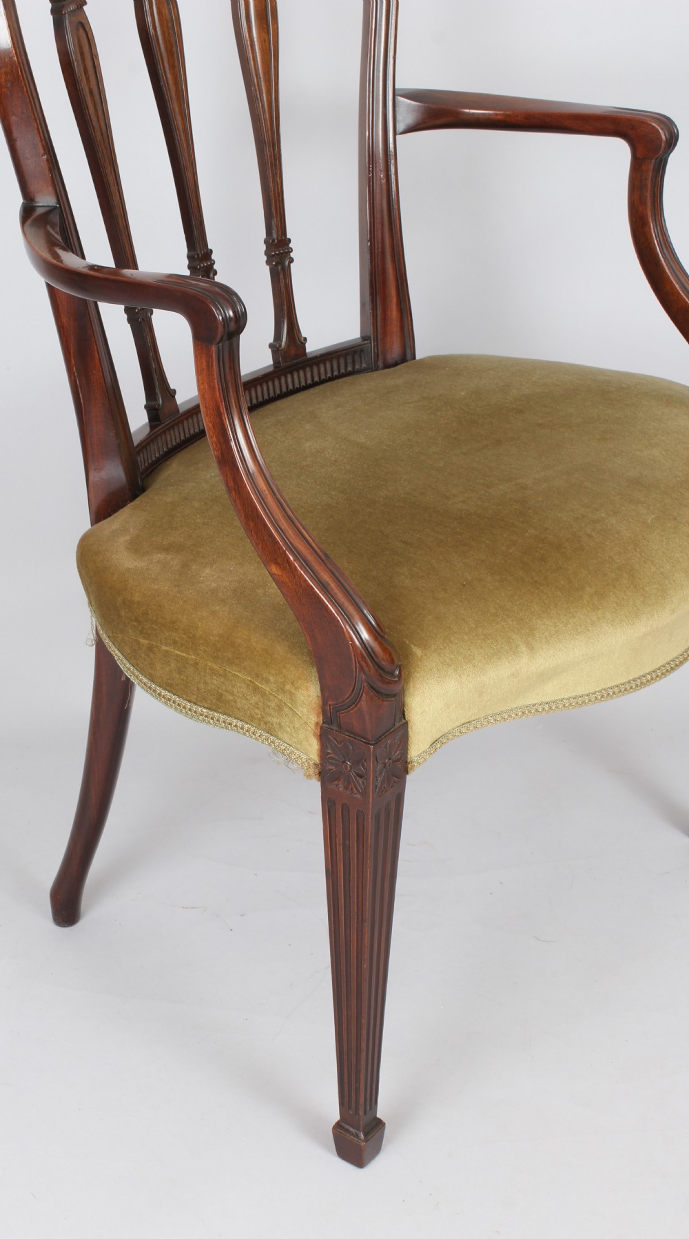 Set of eight George III style mahogany dining-chairs of fine quality and in the manner of Gillows of Lancaster View V