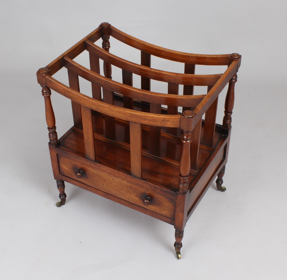 Mahogany boat-shaped canterbury View III
