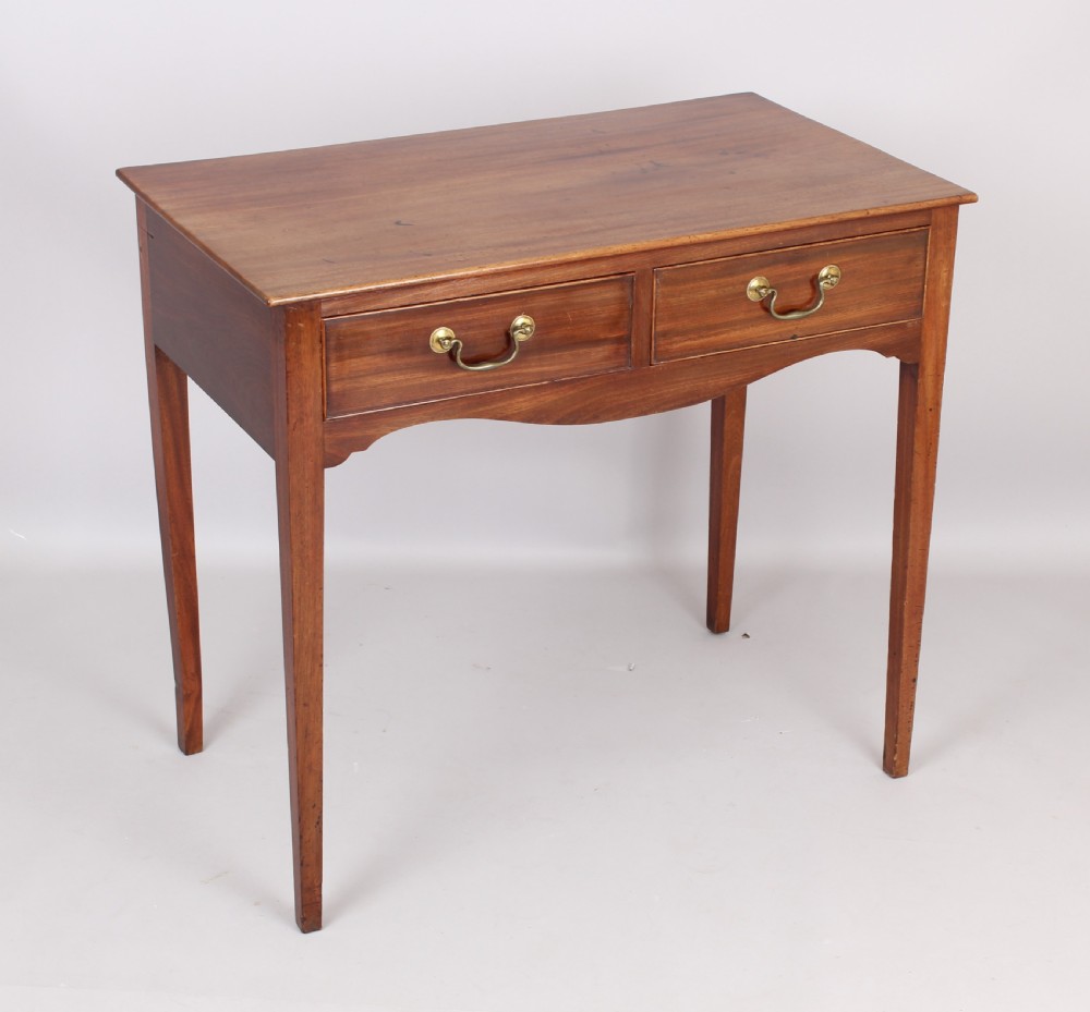 Mahogany elegant side table