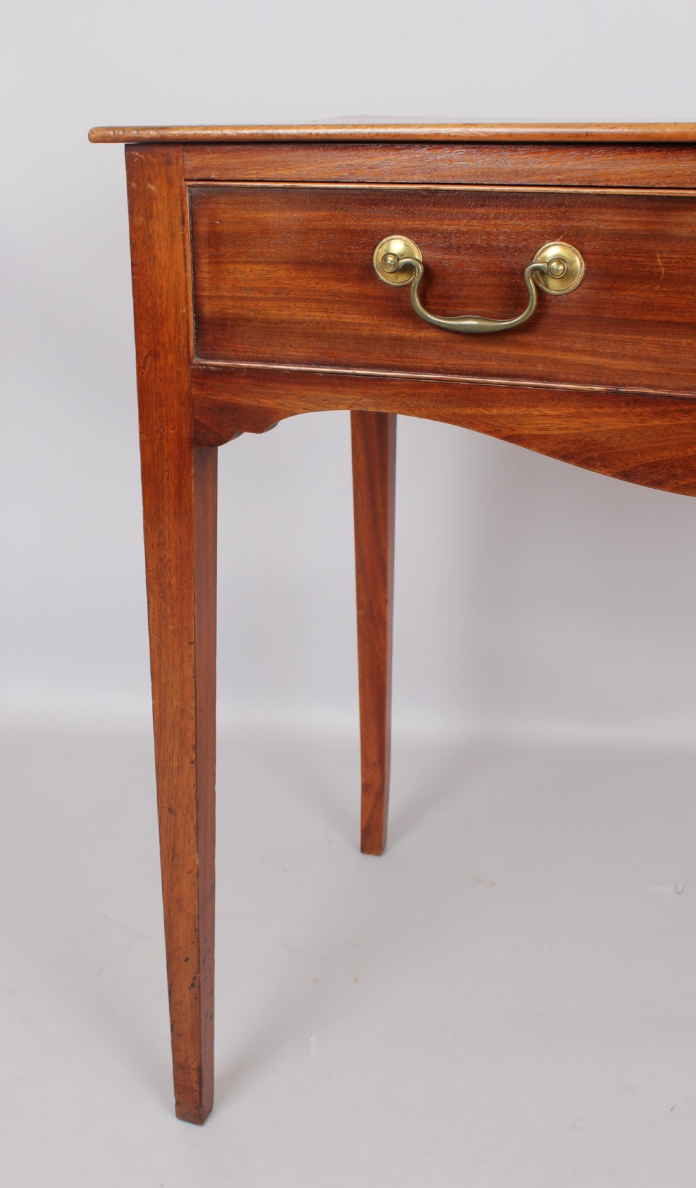 Mahogany elegant side table View III