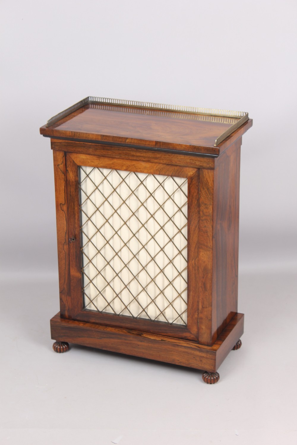 Small single door cabinet  View III