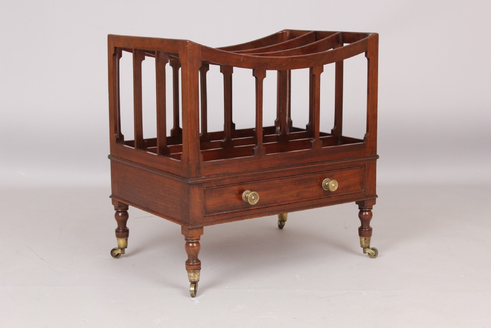 Mahogany boat-shaped canterbury View II