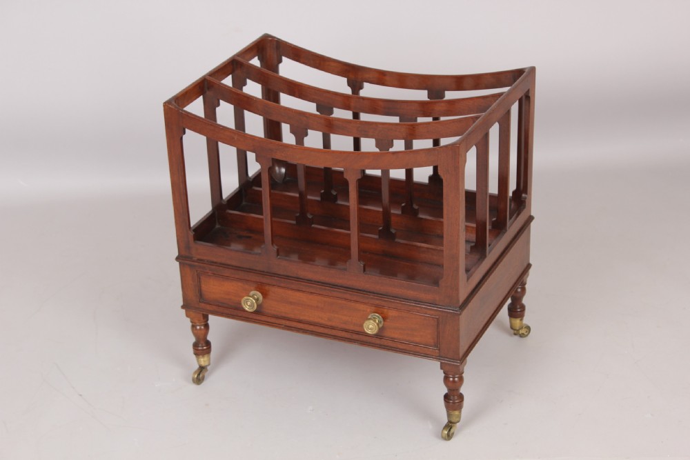 Mahogany boat-shaped canterbury View III