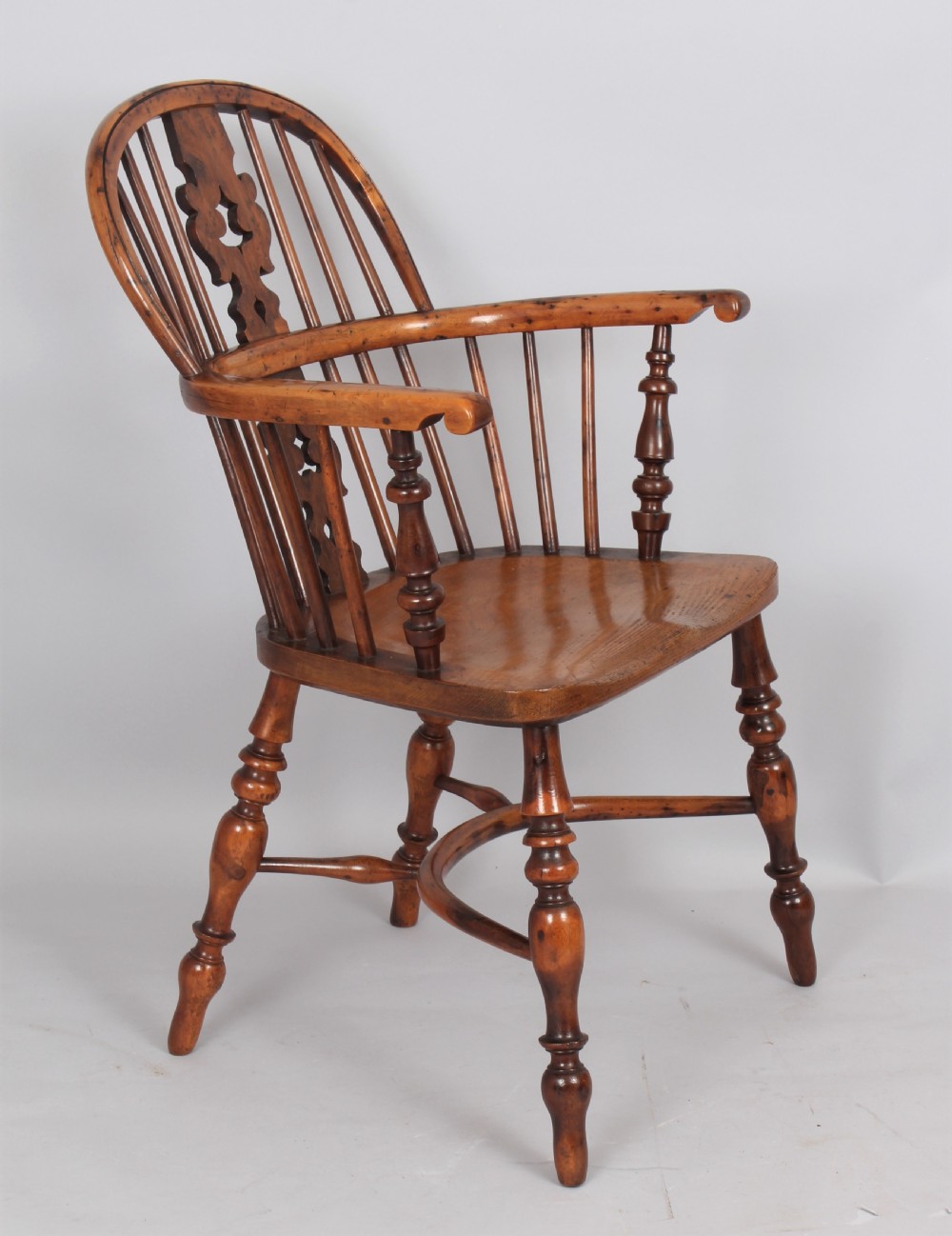 Fine pair of early 19th century yew Windsor arm chairs View II