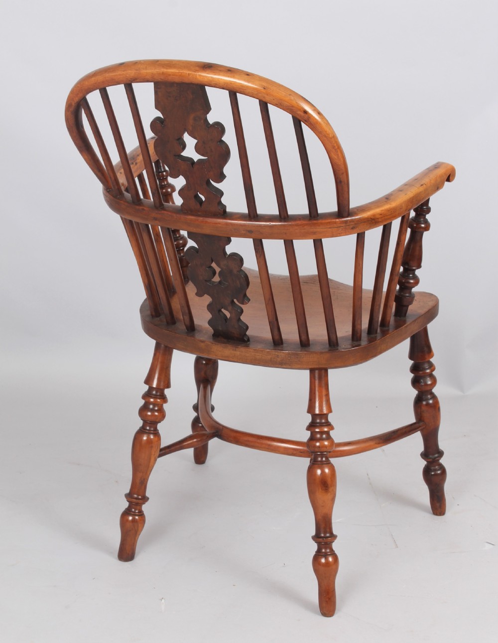 Fine pair of early 19th century yew Windsor arm chairs View III