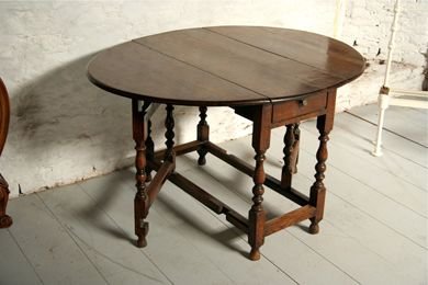 Late 17th Century Oak Gate Leg Table
