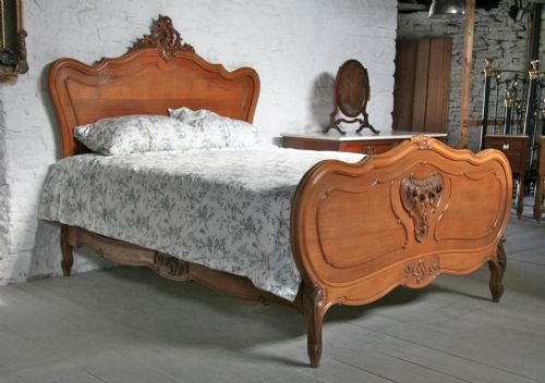 King Size Oak Louis Xv Style with Carved Crest and Detail