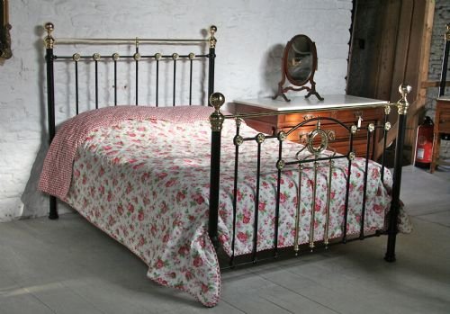Quality Classic Victorian King Size Brass and Iron Black and Original Brass