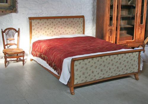 Classic French King Size Upholstered in Uncut Moquette Lit Bateau
