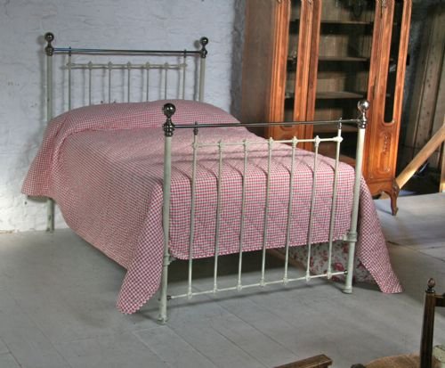Classic Victorian Vintage Retro Painted Aged Brass and Iron Bedstead