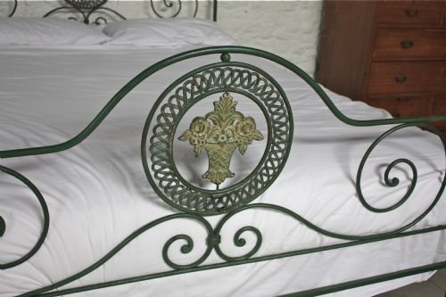 fig 1. Forged iron hand painted king size very pretty bed