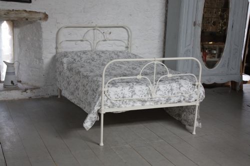 White All Iron Simple Irish Three Quarter Bedstead