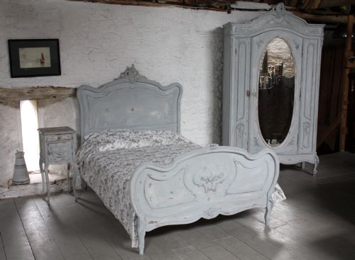 Very Pretty French Painted Louis Xv Suite