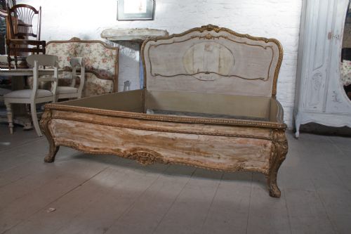 5'6" Wide Ornate Rococco Italian Carved Gilded Bed with Bombe Side Rails and Panels