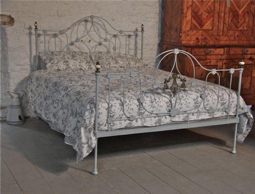 Very Pretty Early Victorian King Size Iron Bed