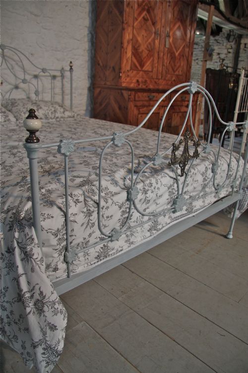 fig 2. Very pretty Early Victorian king size iron bed