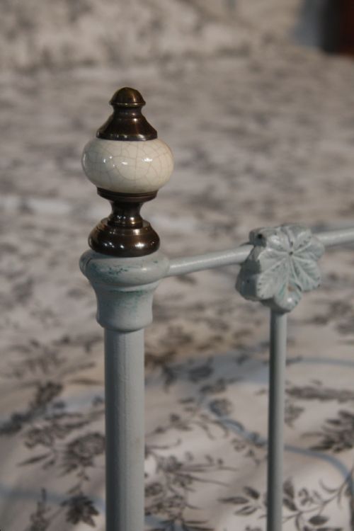 fig 3. Very pretty Early Victorian king size iron bed