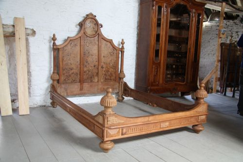 Burr Elm Small Double Low Foot End Continental Bed