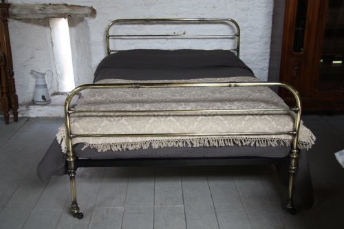 Simple Victorian Kingsize Aged Brass Bedstead
