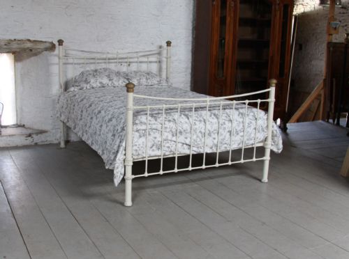 fig 1. Edwardian dip rail king size aged cream iron and aged brass caps bedstead 
