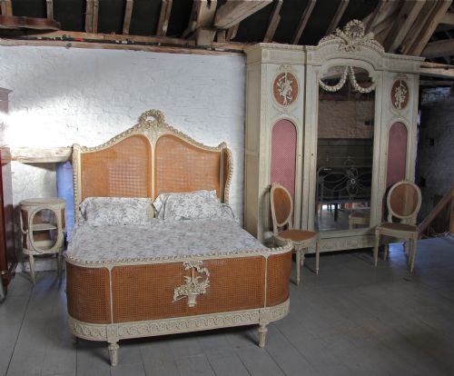 Amazing Beautiful French Louis Xv1 Style Bergere Bedroom Suite with Kingsize Bed (And Quality Fitting Mattress and Base)