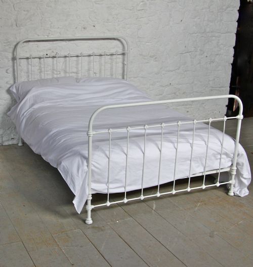 Simple All Iron French Double Bed in Heritage White