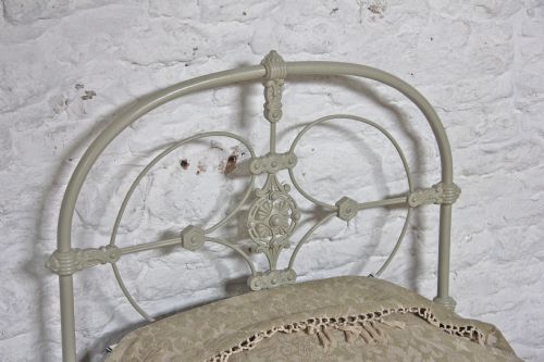 Pretty No Foot Board Single Iron Bed