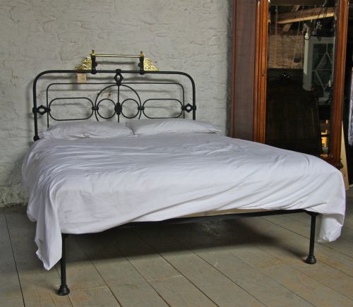 Lovely Kingsize Victorian No End Black and Brass Bed