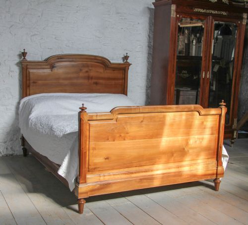 Elegant Simple French Cherry King Size Bed