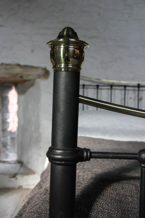fig 1. Classic Edwardian dip rail king size