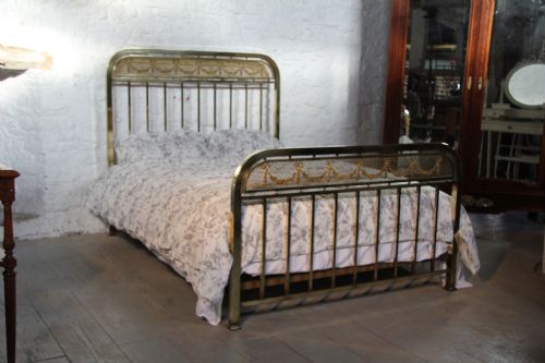 Individualfrench All Brass Bed with Decorative Garlands