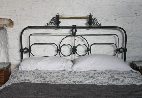 fig 1. Black and brass king size no end