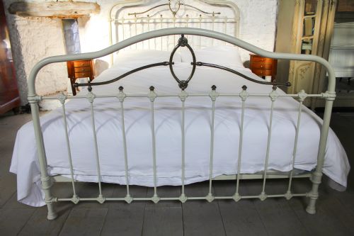 fig 1. Individual French brass and iron king size