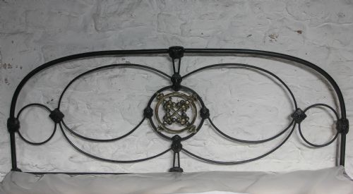 fig 1. Lovely Victorian black and brass king size no end bed