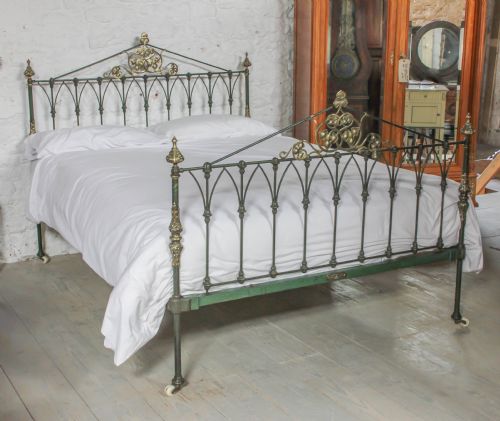 fig 1. R.W Winfield original kingsize early Winfield bed