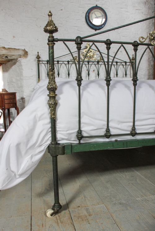 fig 3. R.W Winfield original kingsize early Winfield bed