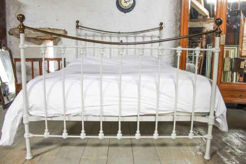 fig 1. Classic brass and iron Victorian kingsize dip rail