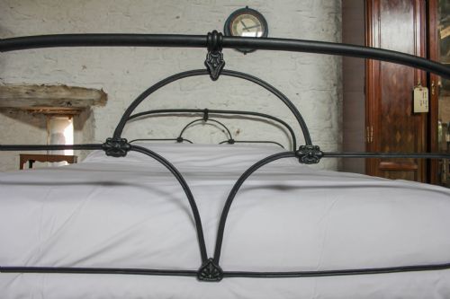 fig 1. All iron Irish cottage style bed in black
