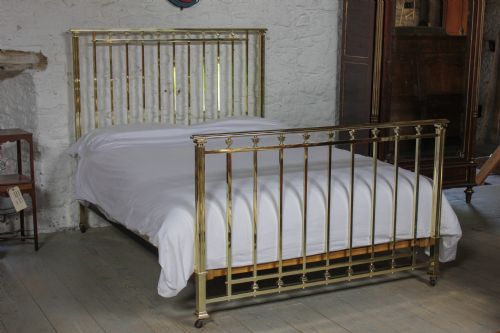Very Good Quality Polished and Lacquered Large King Size Solid Brass Bed