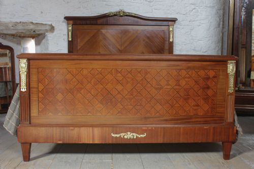 fig 1. French walnut and fruit wood king size
