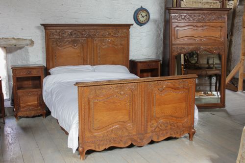 Beautiful Carved French Oak King Size Bed, Matching Bedsides and Mirror