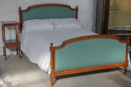French Walnut Edge Upholstered Bed with Fluted Columns