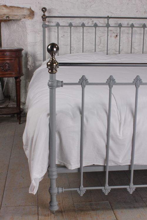 fig 1. Classic Victorian hand finished king size brass and iron