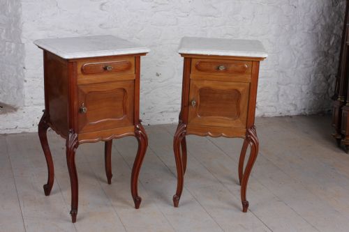 Lovely Pair of Louis Xv Style Walnut Bedsides